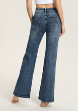 Load image into Gallery viewer, Melly straight leg jeans
