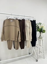 Load image into Gallery viewer, Round neck tracksuit
