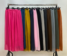 Load image into Gallery viewer, Plain silk trouser
