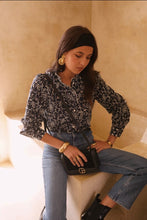 Load image into Gallery viewer, InApril1986 navy flower embroidered shirt

