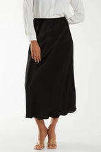 Load image into Gallery viewer, Plain satin skirt
