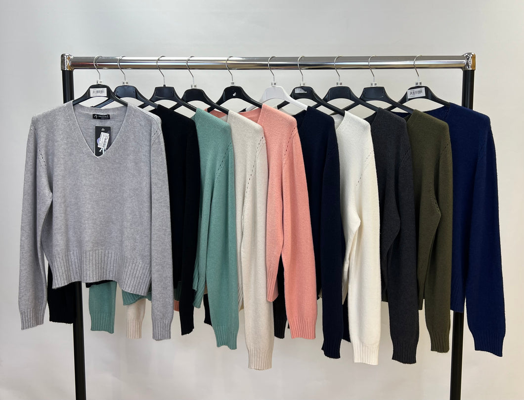 Alpini keyhole v-neck jumper