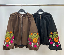 Load image into Gallery viewer, Zeta Otto embroidered jacket
