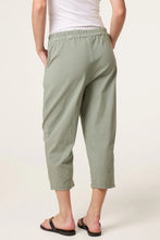 Load image into Gallery viewer, Capri stretch trousers
