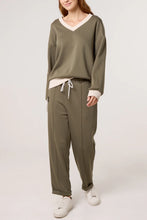 Load image into Gallery viewer, Contrast v-neck tracksuit
