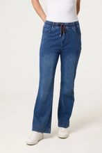 Load image into Gallery viewer, QED denim jeans
