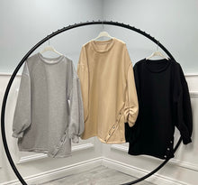 Load image into Gallery viewer, Fleece lined long sweatshirt

