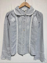 Load image into Gallery viewer, InApril 1986 cotton pinstripe embroidered shirt
