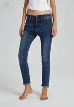 Load image into Gallery viewer, Melly denim two button jeans
