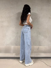 Load image into Gallery viewer, Redial wide leg jogger jeans
